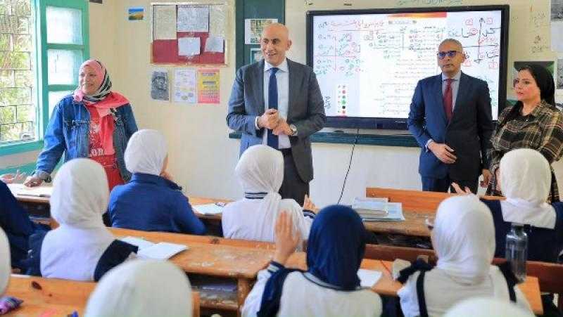 جولة مفاجئة لوزير التربية والتعليم بعدد من المدارس بالدقهلية