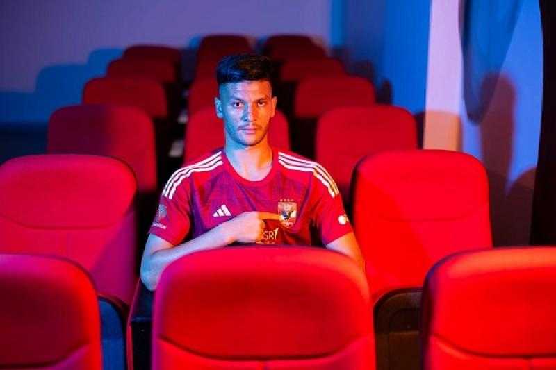 «إصابة جديدة».. شوبير يكشف سبب تأخر عودة أشرف داري