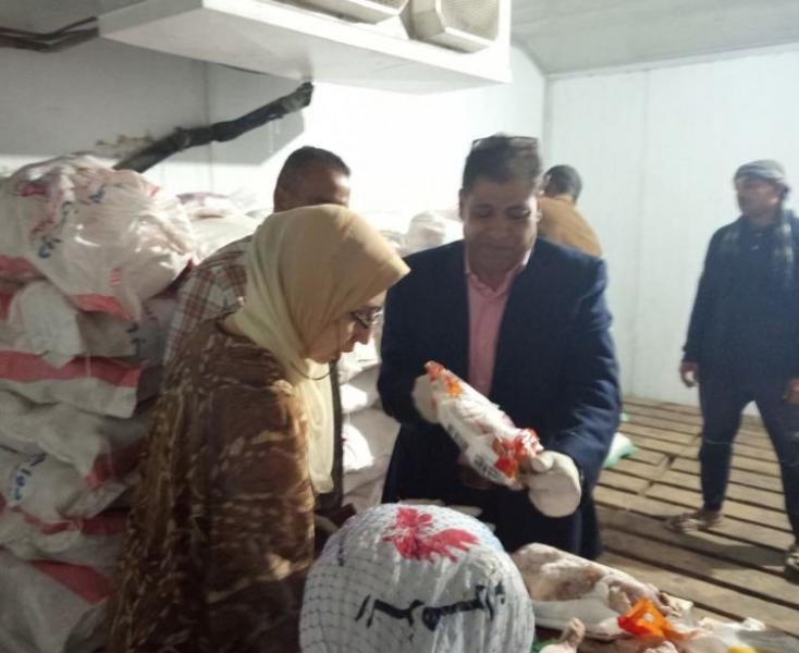 ضبط 400 كيلو دواجن غير صالحة للاستخدام بالأقصر