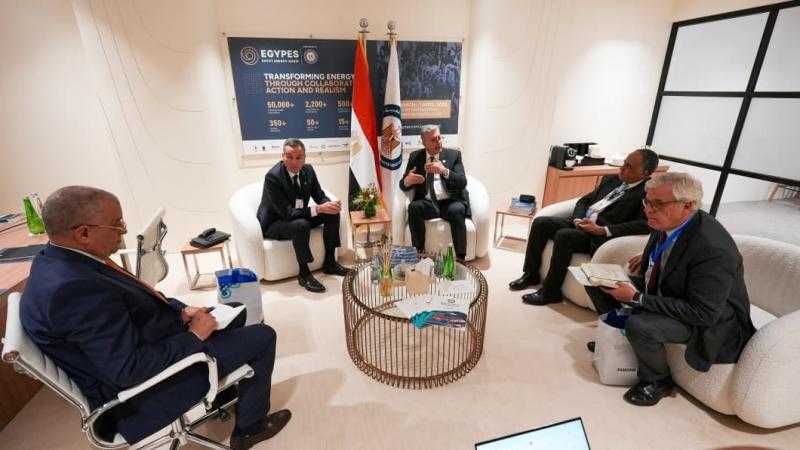 وزير البترول يعقد لقاءات مع رؤساء شركات عالمية على هامش أديبك 2025