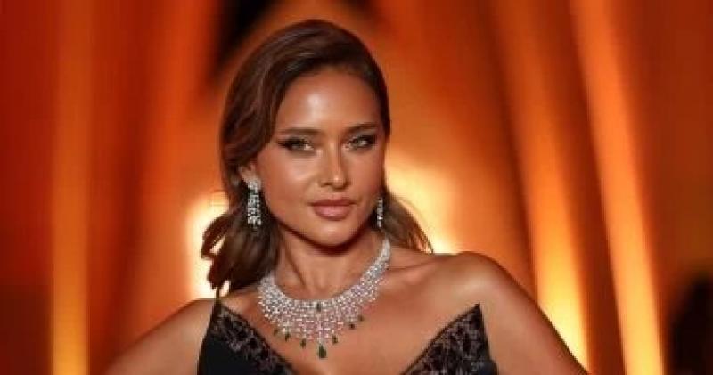 نيللى كريم عن ارتباطها برجل أصغر منها بـ15 سنة: أى كلام فى البتنجان