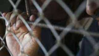 المشدد 10 سنوات لشخصين بتهمة سرقة طالبين تحت تهديد السلاح في قنا