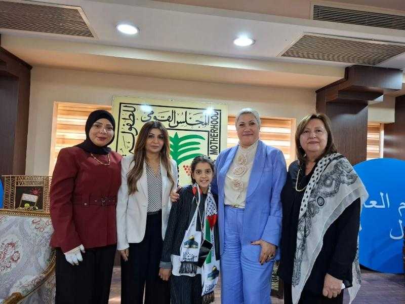 رئيسة «الطفولة والأمومة» تمنح الطفلة الفلسطينية ريتاج جحا لقب سفيرة المحبة والسلام