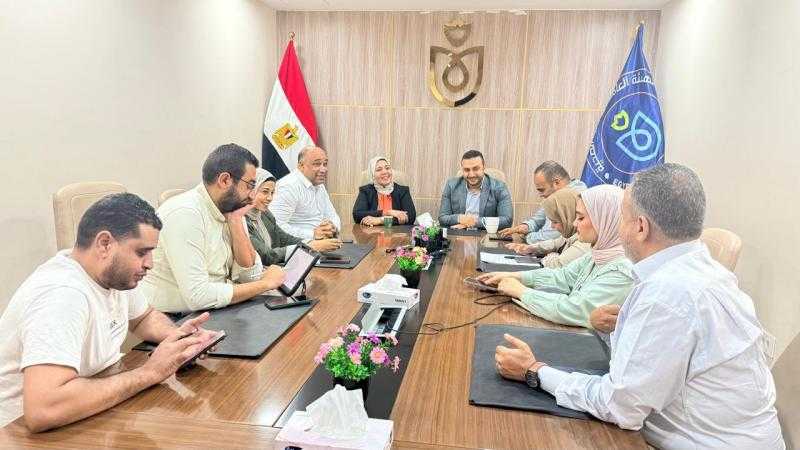 الرعاية الصحية بالأقصر تبحث تعزيز التكامل المؤسسي وتيسير خدمات المنتفعين داخل منشآت المنظومة