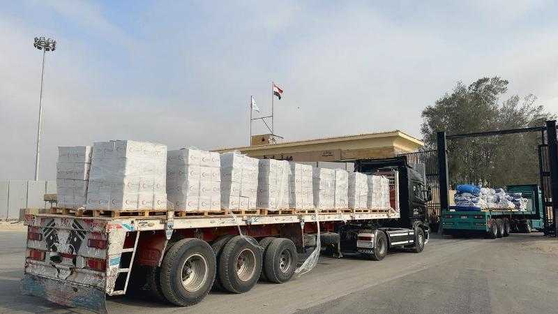 الهلال الأحمر المصري: قافلة «زاد العزة» الـ 67 تحمل 9 آلاف طن مساعدات إنسانية إلى غزة