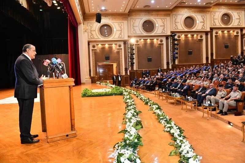 وزير الإنتاج الحربي: حريصون على تصنيع المنتجات وليس التجميع فقط