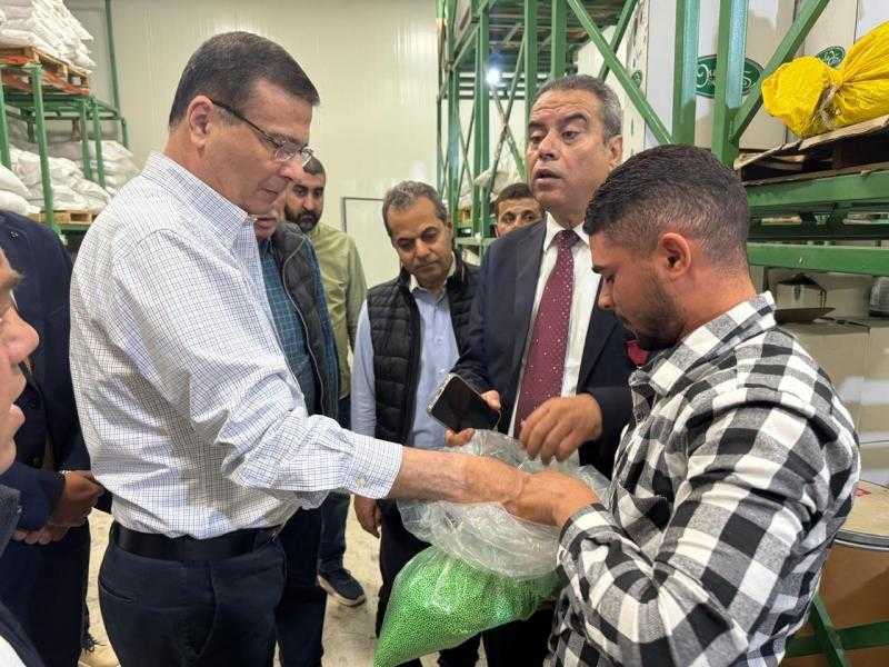 وزير الزراعة يتفقد كبرى شركات إنتاج التقاوي بالأردن