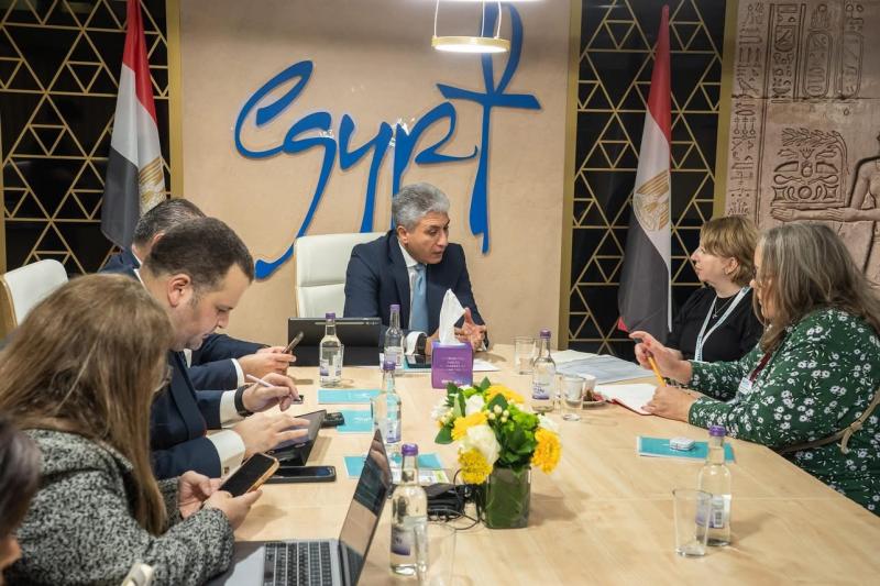 وزير السياحة والآثار يعقد لقاءات مع ممثلي اتحاد وكلاء وشركات السفر البريطاني (ABTA) والرئيس التنفيذي للمؤسسة الدولية للاستثمار السياحي (ITIC)