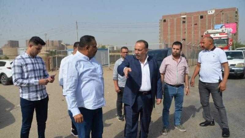 محافظ أسيوط يتفقد طريق نزلة عبد اللاه بحي شرق ويوجه بتعديل نقاط الدوران