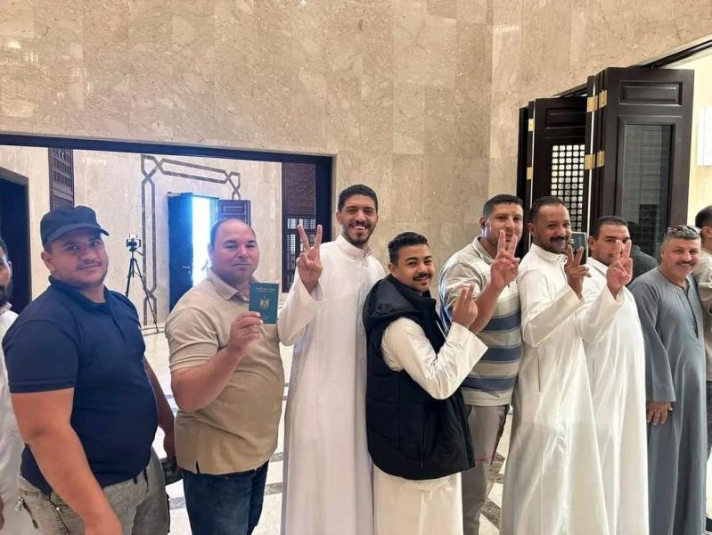 استمرار توافد الناخبين على سفارات مصر بإيطاليا والإمارات والسعودية للمشاركة بانتخابات النواب| صور