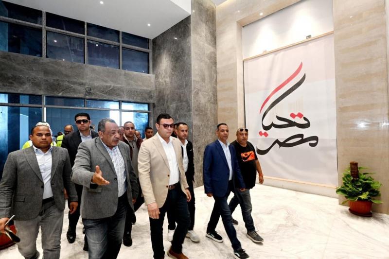 وزير الإسكان يتفقد برج LD08 ضمن الأبراج الشاطئية وكمبوند مزارين بمدينة العلمين الجديدة.. صور