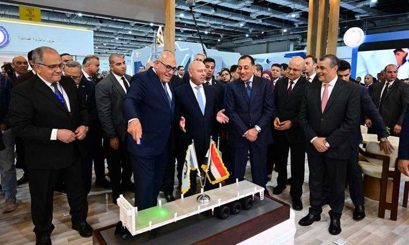 رئيس الوزراء يزور معرض الصناعة MEA Industry