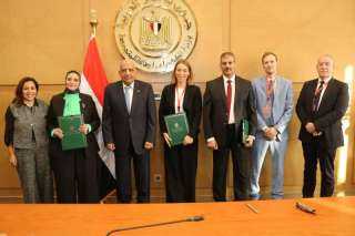 الكهرباء: نعمل على تحويل الشبكة القومية للكهرباء إلى شبكة ذكية