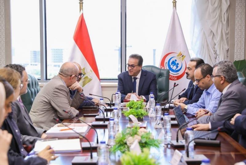 الدكتور خالد عبدالغفار يبحث مع ممثلي منظمة الصحة العالمية تعزيز الجهود الدولية لمواجهة الكوارث والطوارئ الصحية