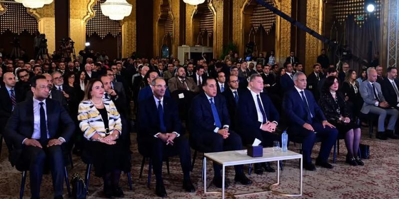 ”مدبولي”؛ نمو قطاع الاتصالات يتراوح من 14% إلى 16% سنوياً.. يعادل ثلاثة أضعاف معدل النمو السنوي للناتج المحلي