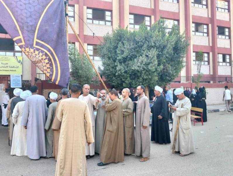 توافد الناخبين على لجان الأقصر فى انتخابات النواب | صور
