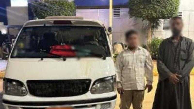 التحفظ على سيارة ميكروباص قادها طفل بالقليوبية