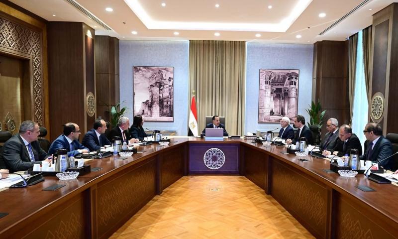 رئيس الوزراء يتابع الجهود المبذولة لتحسين الأوضاع المالية والإدارية للمؤسسات الصحفية القومية