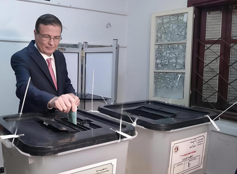 وزير الزراعة يُدلي بصوته في انتخابات مجلس النواب بالإسكندرية ويؤكد على أهمية المشاركة الفعالة