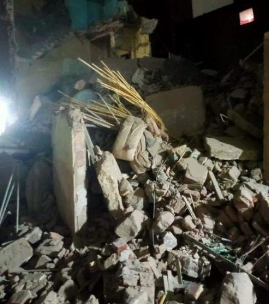سقوط عقار مكون من 3 طوابق بمصر القديمة