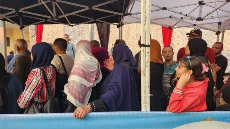 توافد المواطنين للإدلاء بأصواتهم في ثاني أيام انتخابات مجلس النواب بحدائق أكتوبر