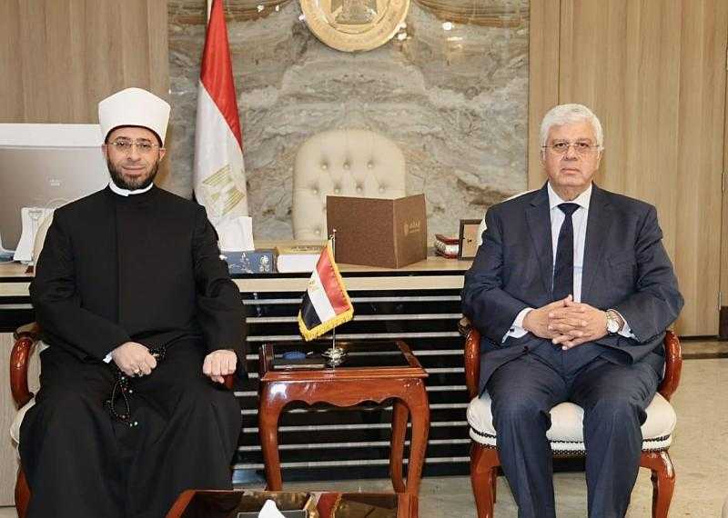 وزيرا التعليم العالي والأوقاف يبحثان تعزيز التعاون بين الوزارتين واستثمار بنك المعرفة المصري لدعم الأئمة
