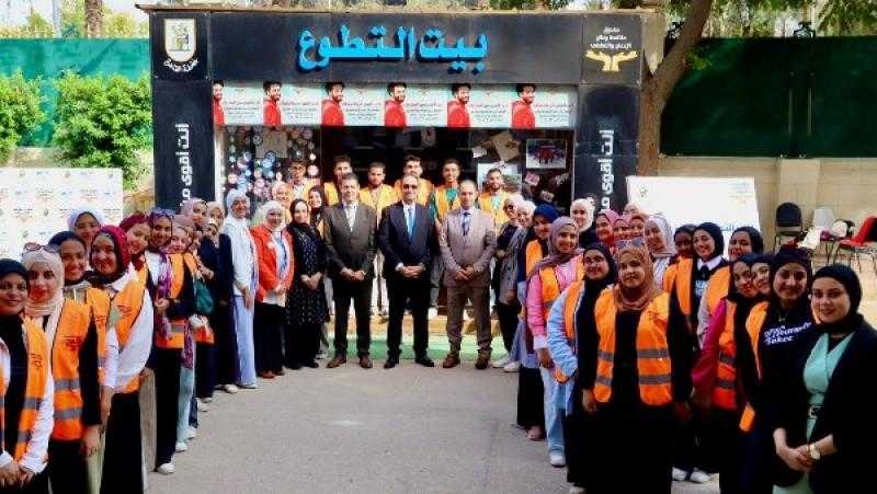 مدير صندوق مكافحة الإدمان يزور ”بيت التطوع” بجامعة القاهرة ويلتقي المتطوعين
