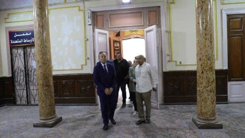 محافظ القاهرة يتفقد عددا من لجان المعدة لاستقبال الناخبين فى انتخابات النواب