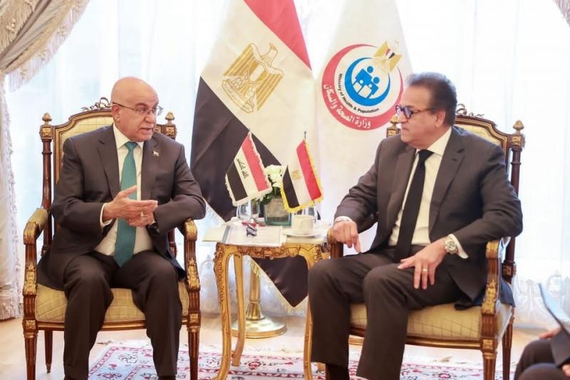 الدكتور خالد عبدالغفار يبحث مع وزير الصحة العراقي سبل تعزيز العمل بمجالات التعاون المشترك