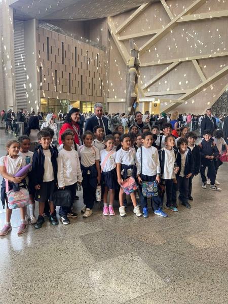 وزير السياحة والآثار يقوم بجولة بالمتحف المصري الكبير لمتابعة حركة الزائرين