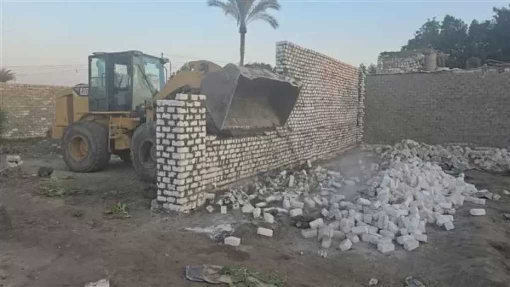 التصدي لتعديات على الأراضي الزارعية بريف المنتزه في الإسكندرية