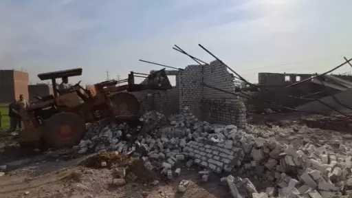 تنفيذ 3 حالات إزالة وإيقاف مخالفات بناء وتعديات في حملات بالإسكندرية