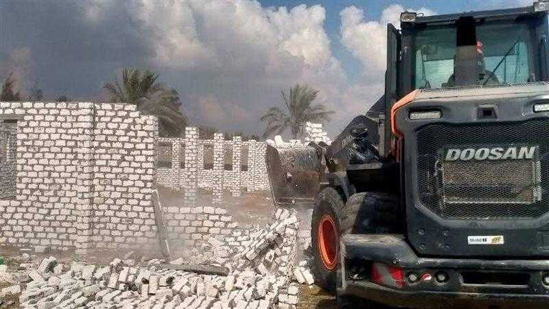 محافظ الإسماعيلية يتابع أعمال إزالة فورية لمزرعة دواجن على أرض زراعية بأبو صوير