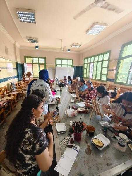 التربية النوعية بجامعة سوهاج تُطلق مبادرة فنية لتنمية الحس الجمالي لدى طلاب المدارس