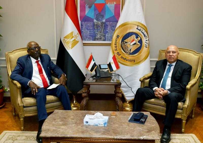 كامل الوزير ونظيره السوداني يبحثان تعزيز التعاون في عدة ملفات