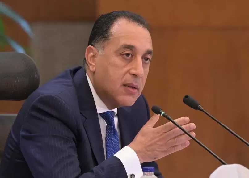 رئيس الوزراء يلتقي أعضاء اللجنة الاستشارية للشؤون السياسية لبحث عدد من الملفات