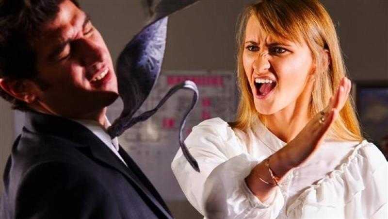 %30 من السيدات يضربن الأزواج.. استشاري نفسي يكشف مفاجأة