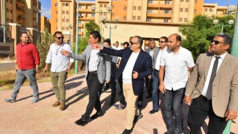 محافظ أسيوط يتفقد مواقع مقترحة لإنشاء أول نادي للذكاء الاصطناعي