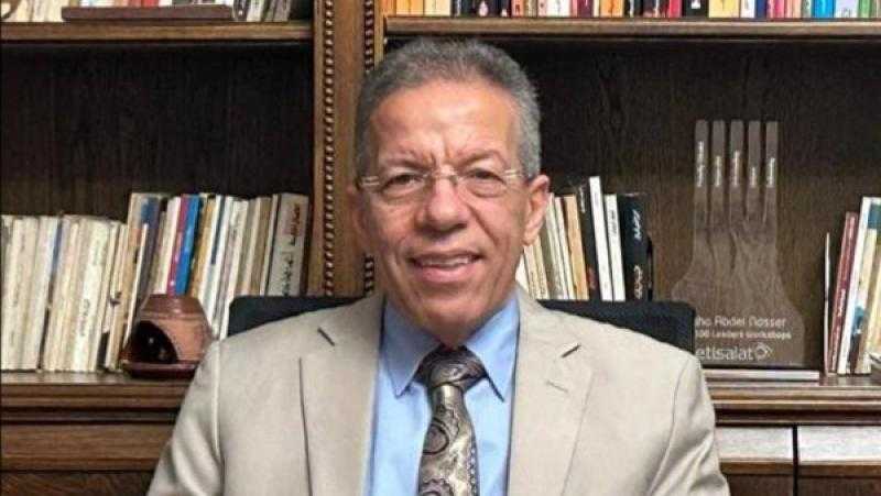 كليات طب تقبل طلبة بنسبة 50 %.. نقيب الأطباء يعلن مفاجأة