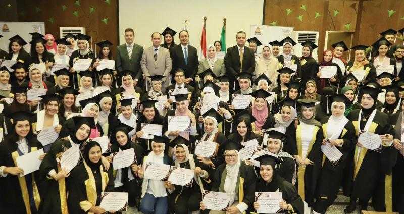 جهود صندوق مكافحة الإدمان.. تخريج 100 طالب من دبلوم خفض الطلب على المخدرات بجامعة القاهرة