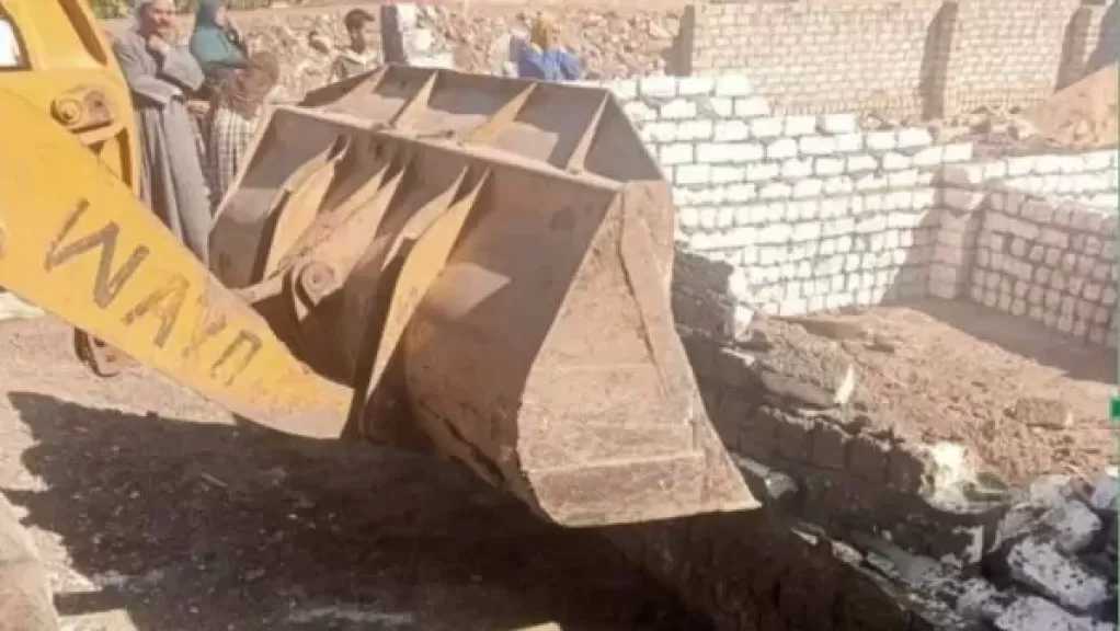 إزالة تعديات على مساحة 300 متر بالظهير الريفي للمنتزه أول في الإسكندرية