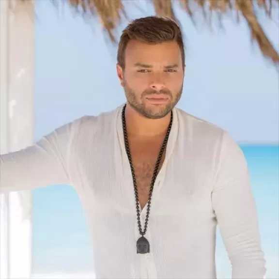 رامي صبري: شخصيتي تغيرت بعد سن الأربعين.. ونجاح زملائي يدفعني لتقديم الأفضل