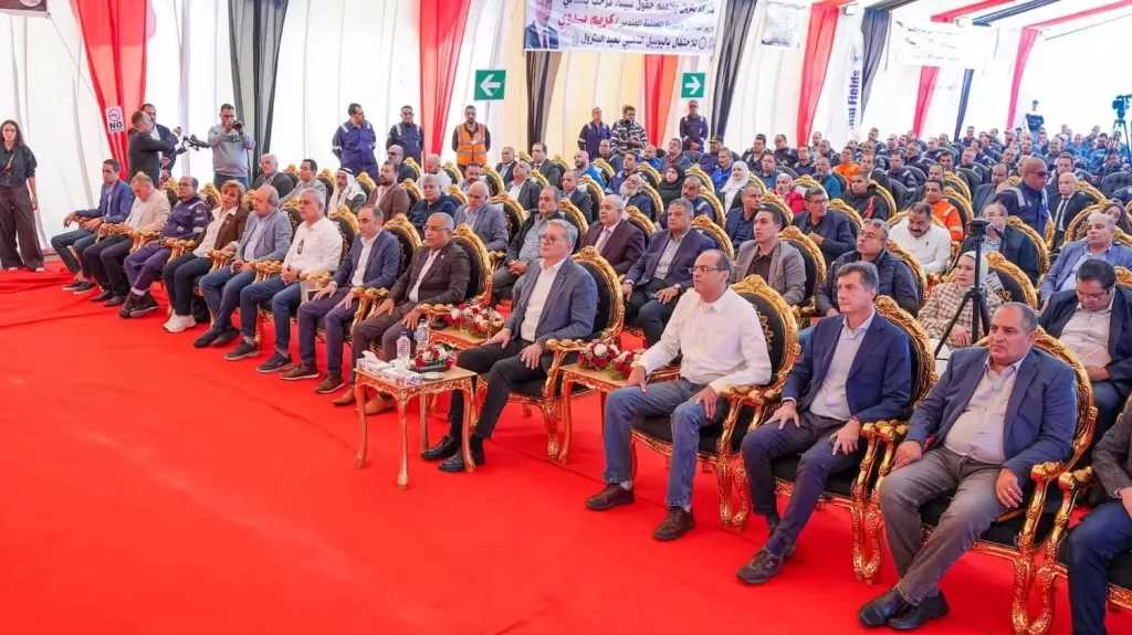 وزير البترول والثروة المعدنية يُشارك العاملين احتفالهم باليوبيل الذهبي لعيد البترول