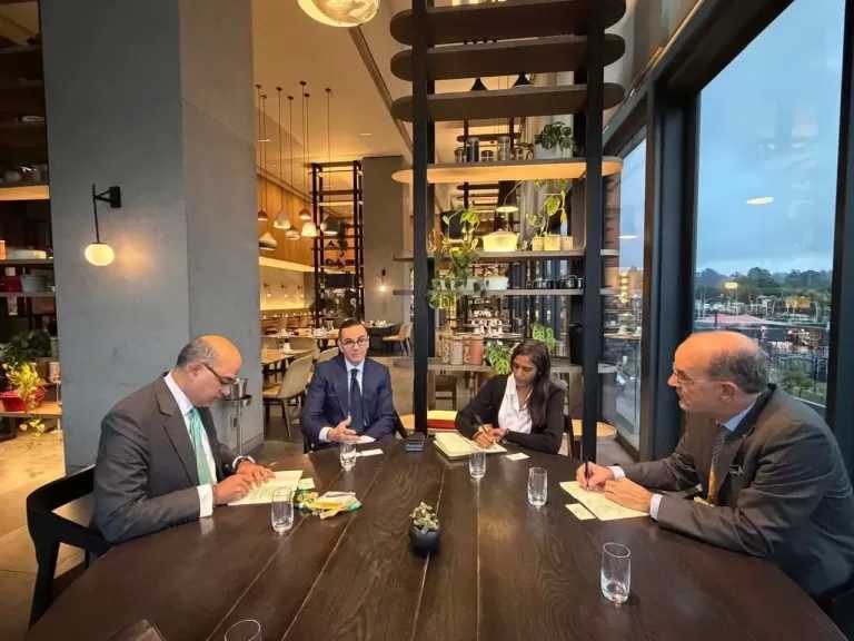 وزير الاستثمار والتجارة الخارجية يلتقي المدير التنفيذي لشركة BCG – Boston Consulting Group بواشنطن