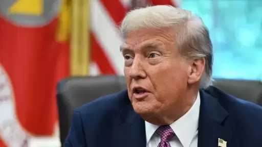 ترامب يصر على تصريحاته بشأن إجراء مفاوضات مع إيران رغم نفي طهران