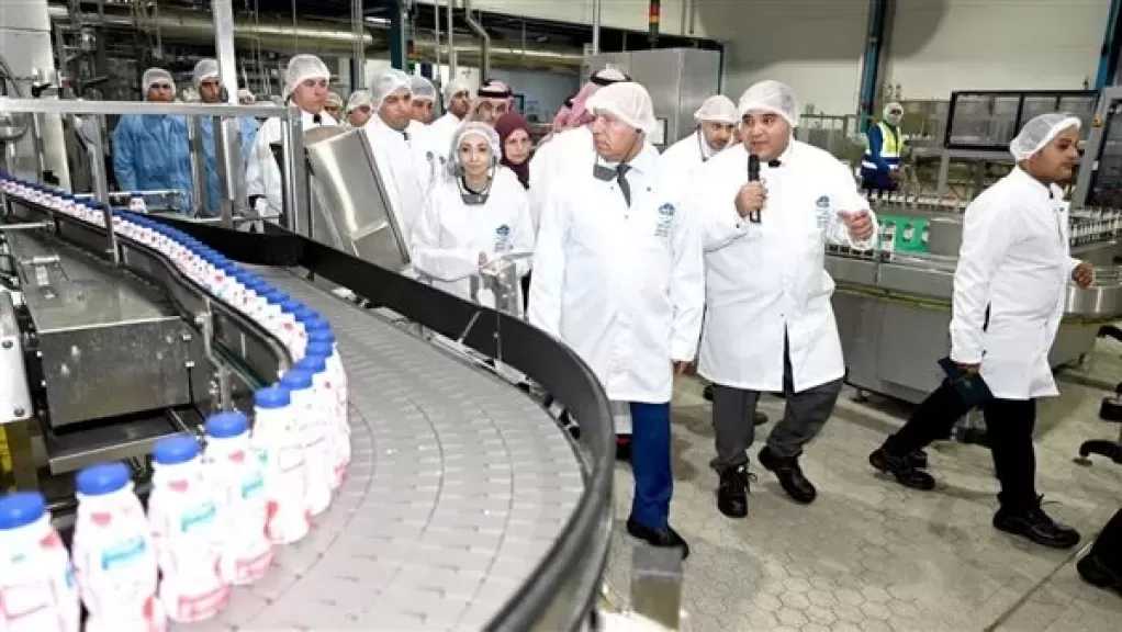 وزير الصناعة والنقل يتفقد 4 مصانع كبرى متخصصة في الصناعات الغذائية بالنوبارية والسادات