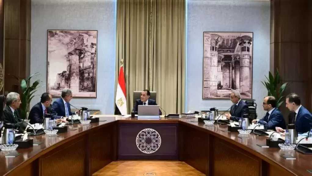 رئيس الوزراء يُتابع ملفات عمل وزارة السياحة والآثار