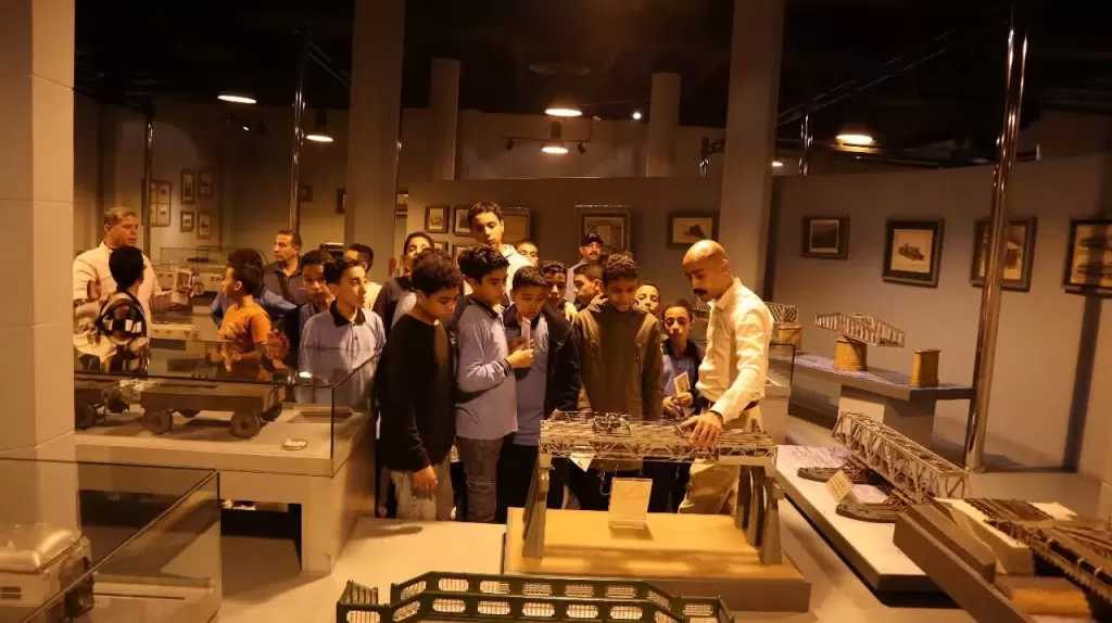 متحف السكة الحديد يستقبل مجموعات من طلبة مدارس التعليم الأساسي بمحافظة الشرقية| صور