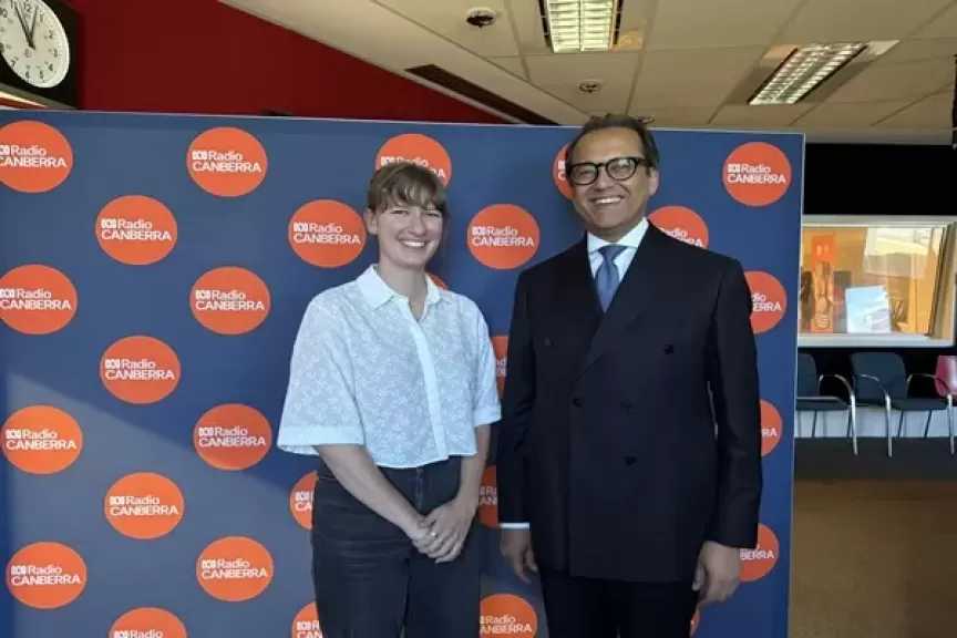 سفير مصر لدى أستراليا يحل ضيفاً على البرنامج الثقافي On Foreign Soil بإذاعة ABC الاسترالية