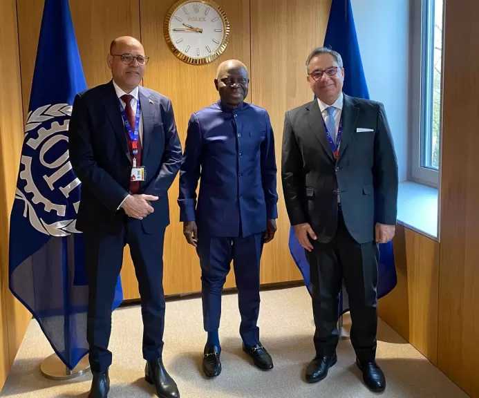 وزير العمل يلتقي مدير عام منظمة العمل الدولية بجنيف.. ويؤكد التزام مصر بتعزيز التعاون مع ”المنظمة”